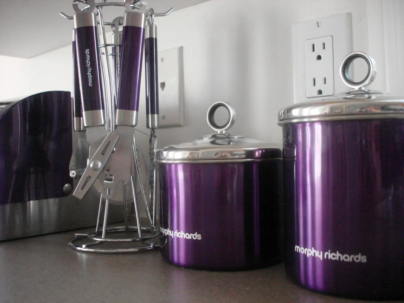 purple accessories fo kitchen