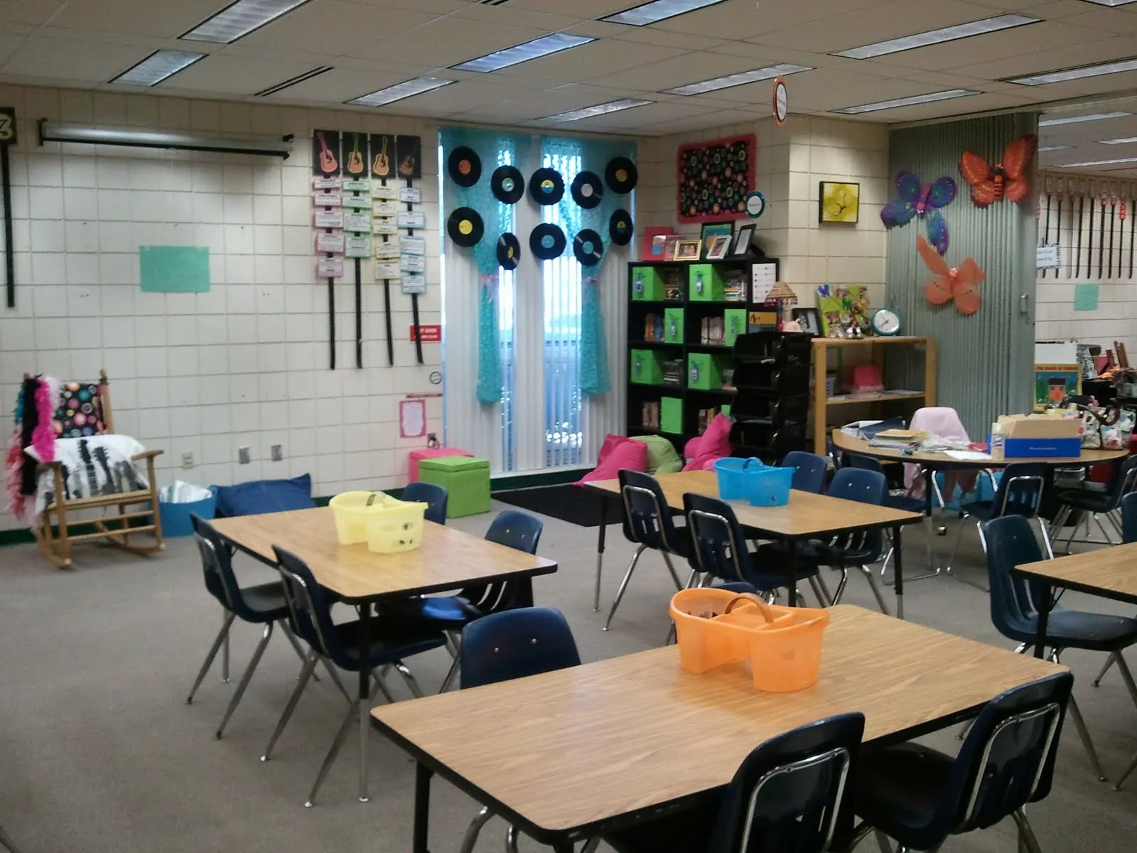 easter classroom decorations